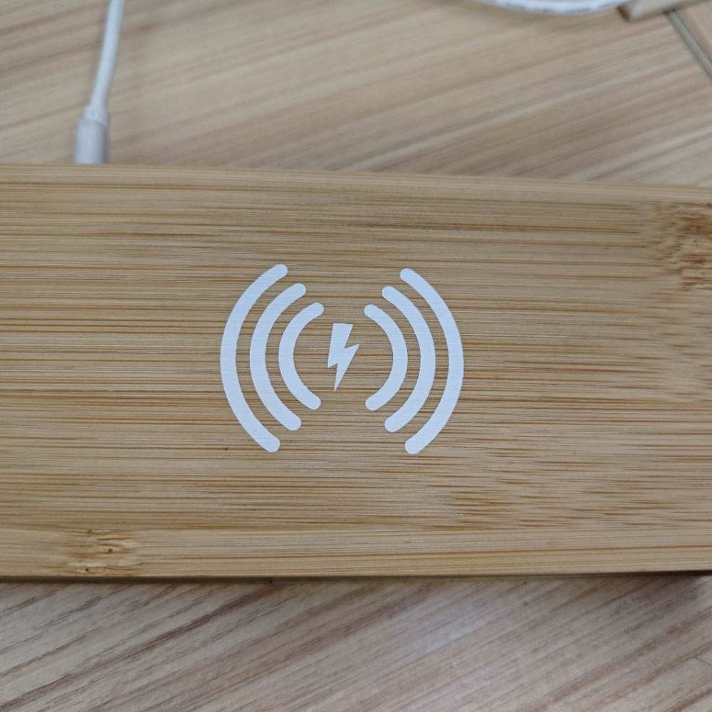 다기능 대나무 디지털 시계 무선 충전기 LED 미러 표 - Office Table Accessories Unique 리뷰 및 가격